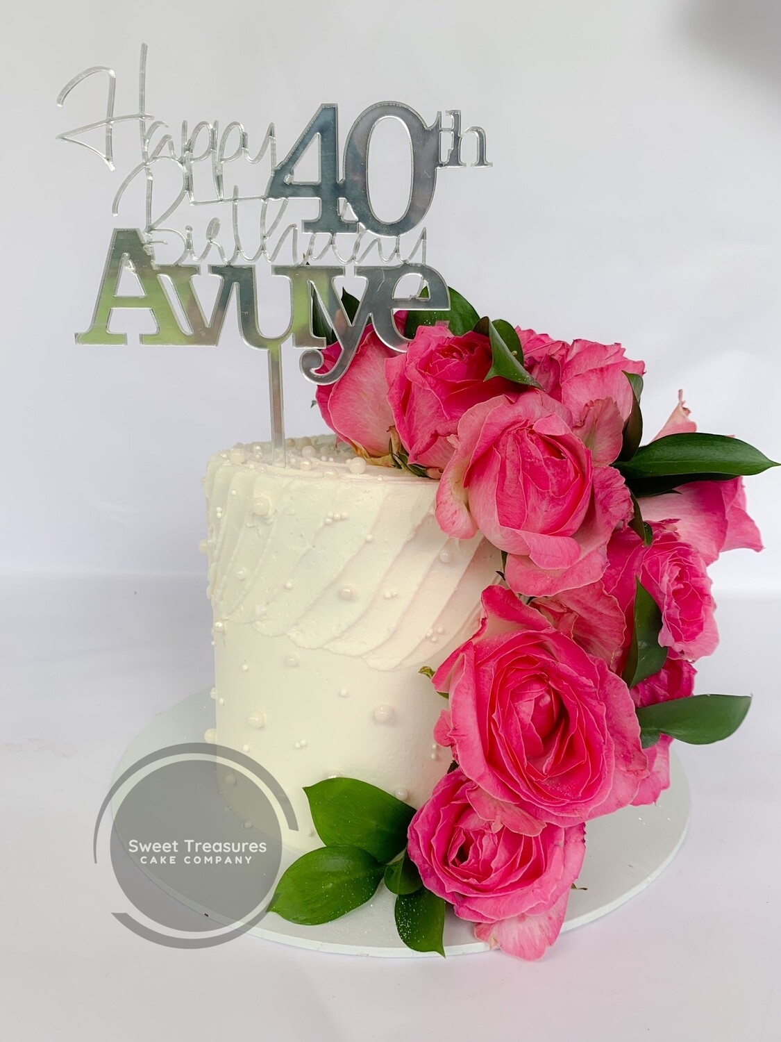 Pearls and Fresh Flowers Single tier Cake