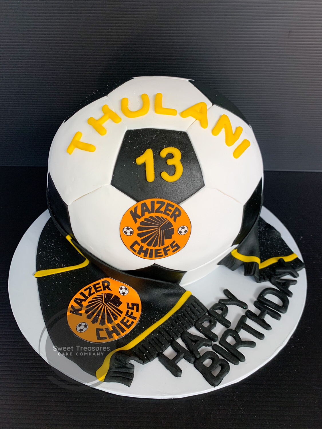 Kaizer Chiefs Soccer ball Single tier cake