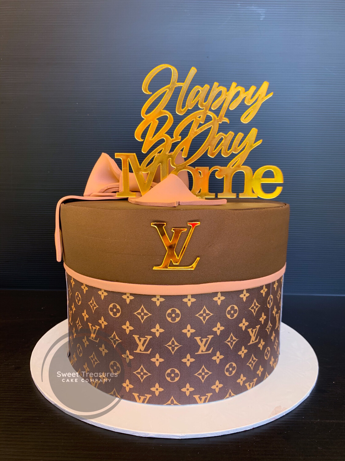 LV Gift Box Single tier Cake