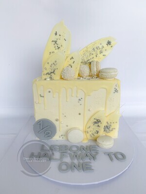 6 months Chocolate shards Half birthday cake