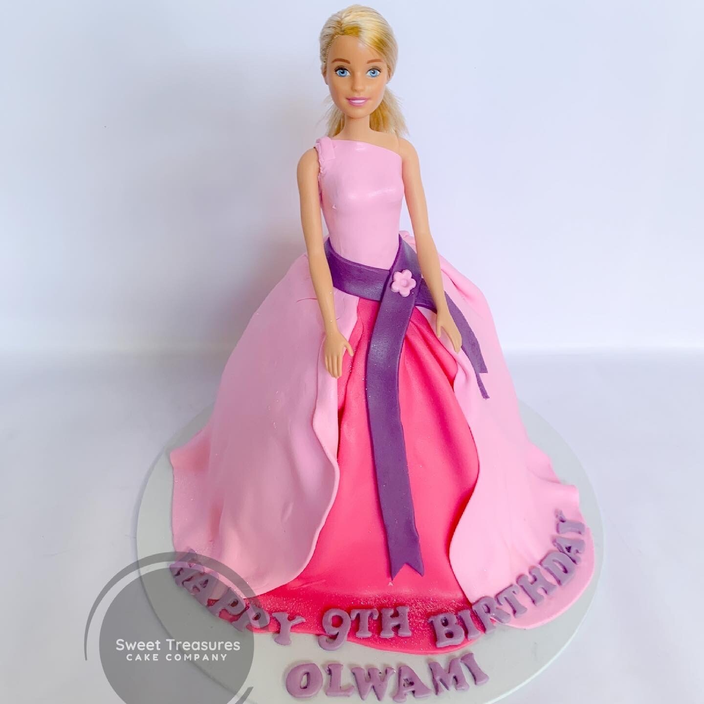 Fondant Barbie Single tier Cake