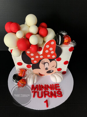 Minnie Mouse half birthday Cake