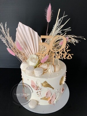 Dry Blooms Single tier Cake