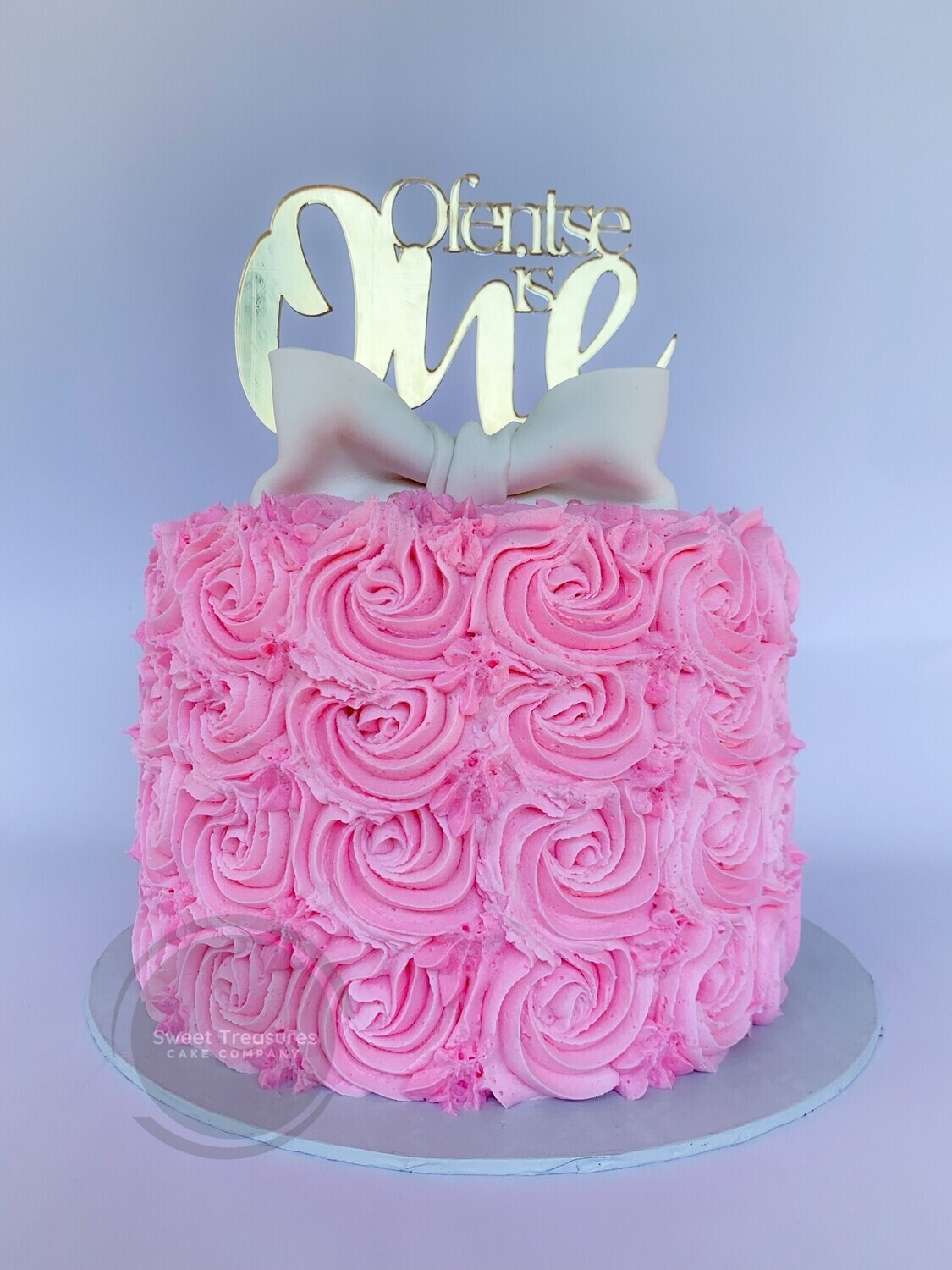 Single tier Buttercream Rosettes Smash Cake, Size: 7 inches (18cm wide): 3 layers tall (12cm), 2 layers of filling: up to 12 Servings, Upsize (Add Layer to make taller and serve more guests);: No thank you