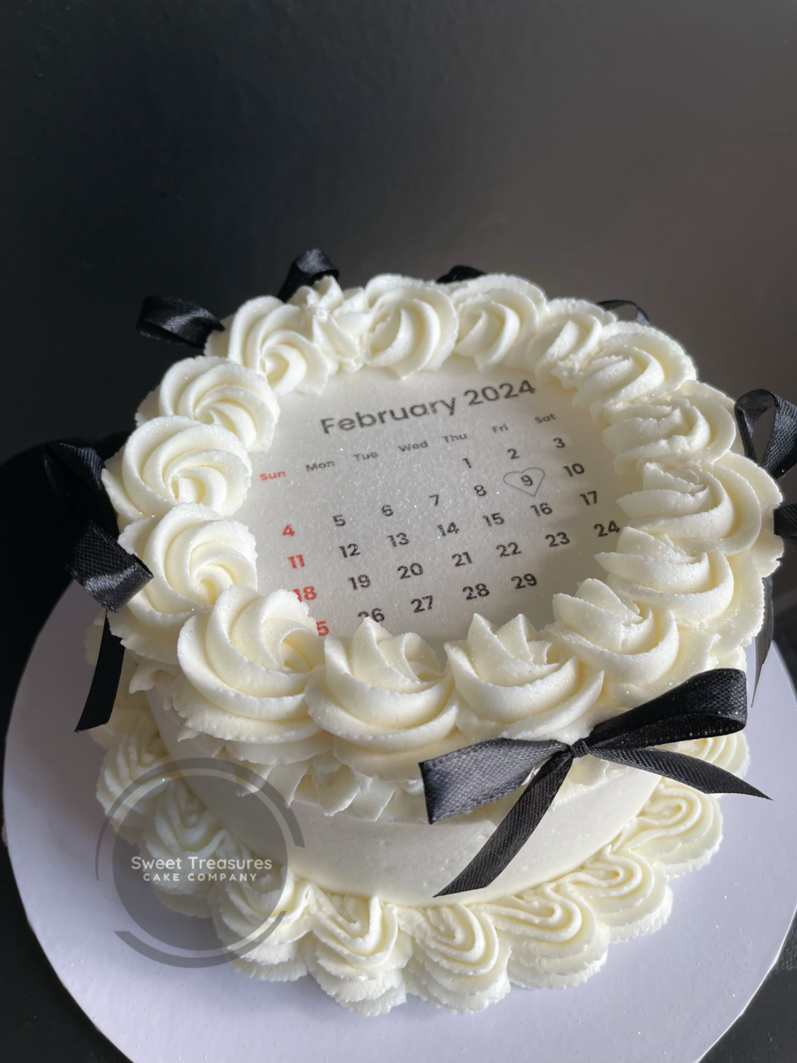 Round Burn Reveal Buttercream Single tier Cake