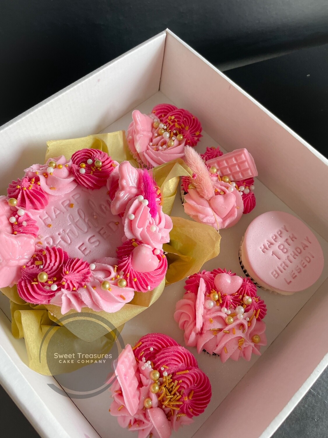 Bento Celebration Cake Box, Bento Style: Bento Cake with 5 Cupcakes