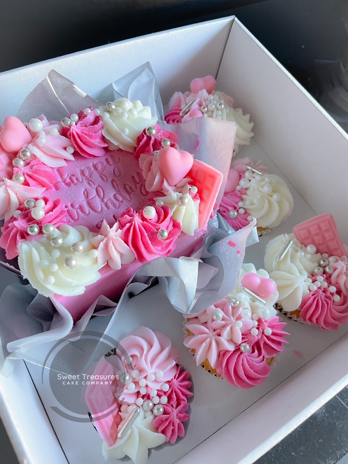 Pink and white Bento Square Cake Box