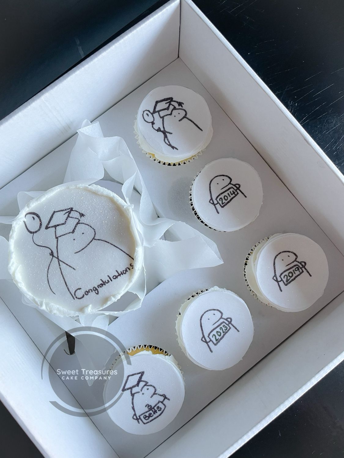 Doodle drawing Graduation Bento Cake Box