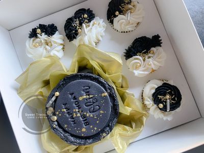 Black and White Bento Cake Box