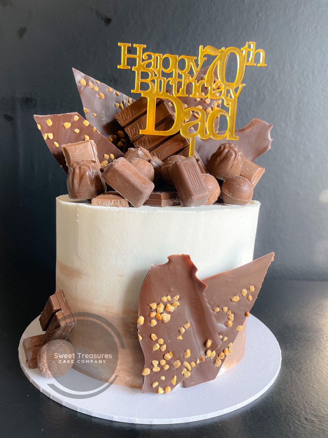 Chocolate shards Single tier cake