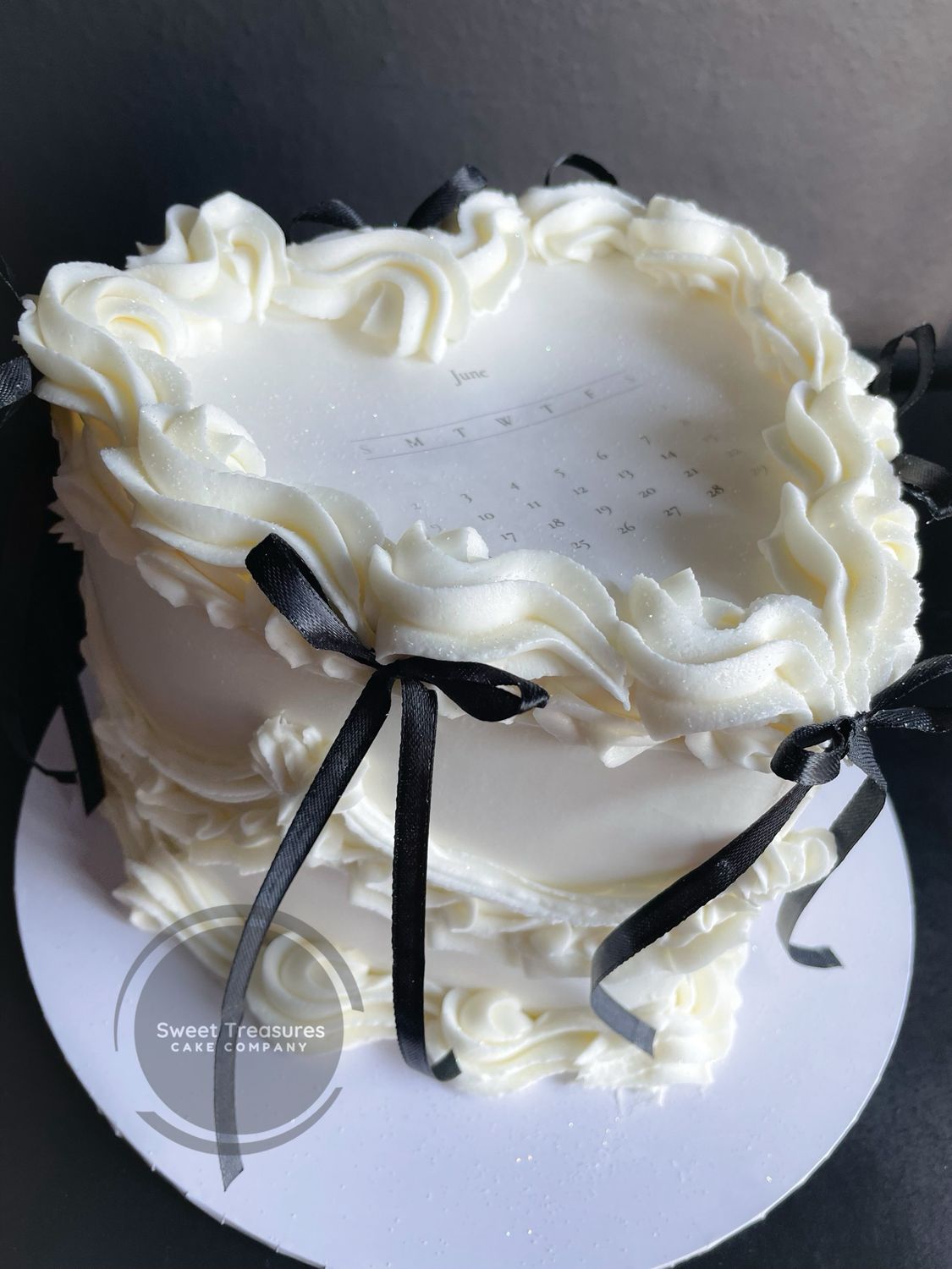 Heart Burn Reveal Buttercream Single tier Cake