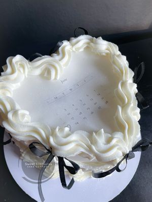 Heart Burn Reveal Buttercream Single tier Cake