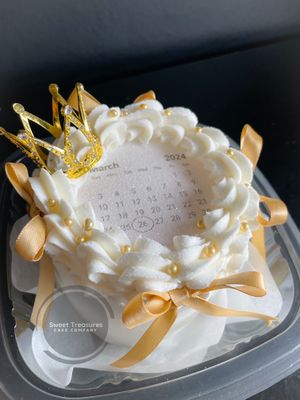 Crown Burn Reveal Bento Cake