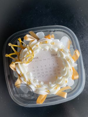 Crown Burn Reveal Bento Cake