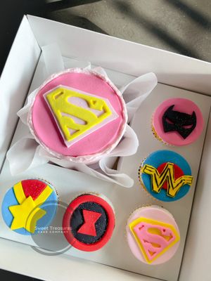 Super Hero Bento Cake Box