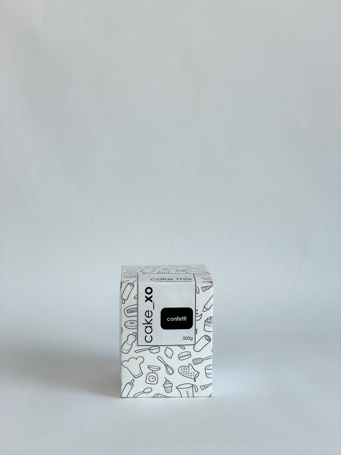 cake_xo Confetti Cake Mix, Size: Medium: 8 - 10 Servings (1x3 layer 6 inch cake)