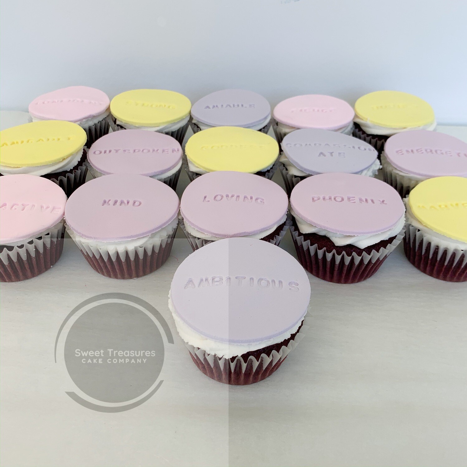 Embossed Fondant cupcakes