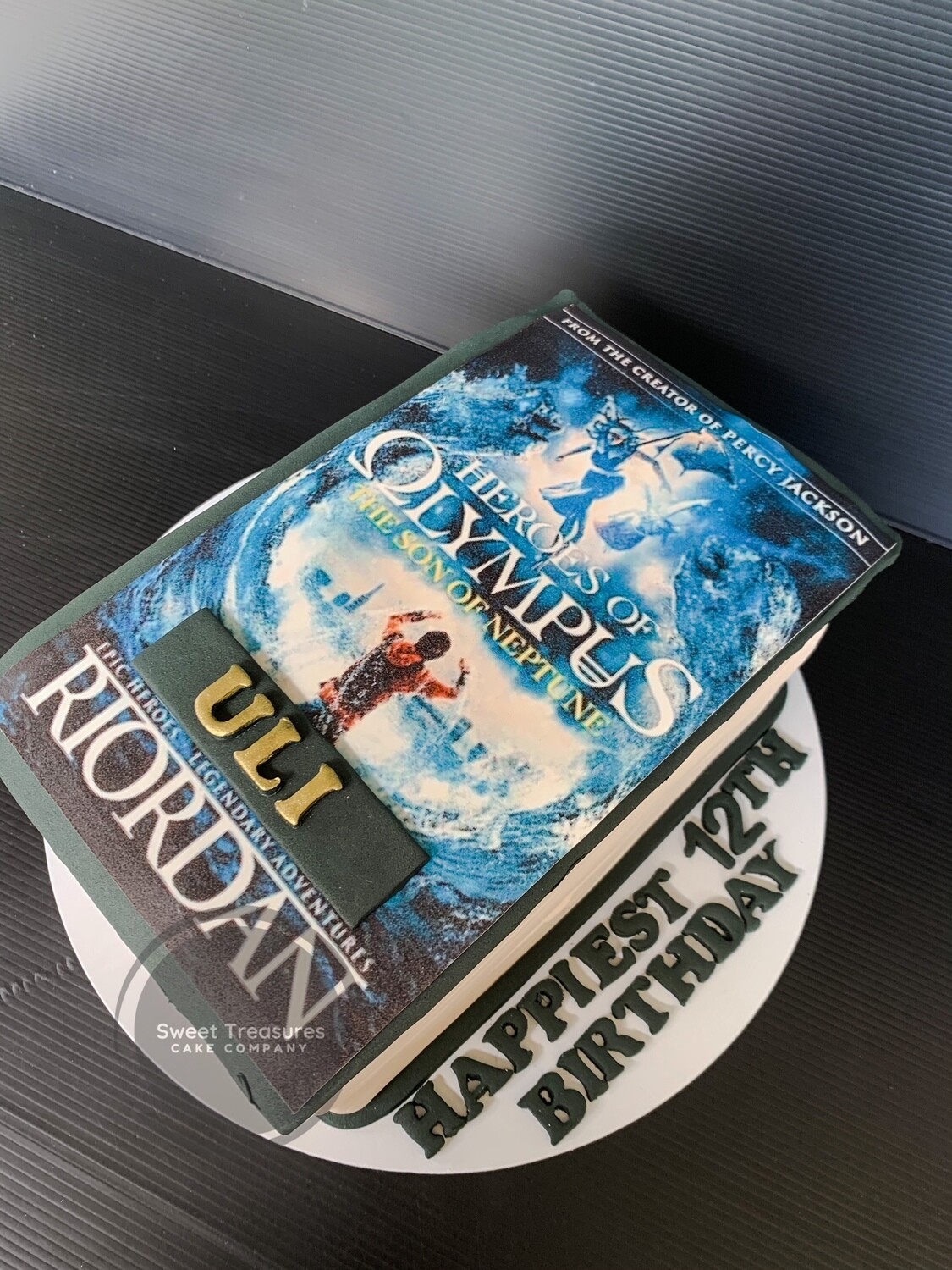 Closed Book Single tier Cake