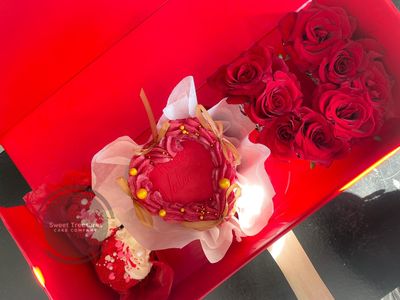 “I Love You” Valentine’s Gift Box with Cake &amp; Cupcakes