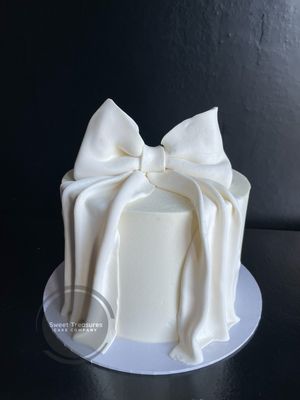 Big Bow Single tier Cake