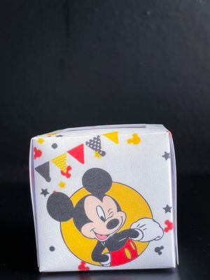 Cupcake Boxes: Mickey Mouse inspired