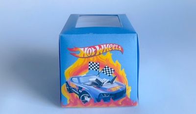 Cupcake Boxes WITH CUPCAKE:  Speed Racer