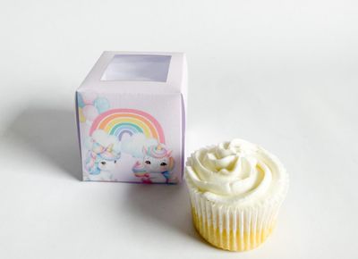 Cupcake Box WITH CUPCAKE: Unicorn Dreams