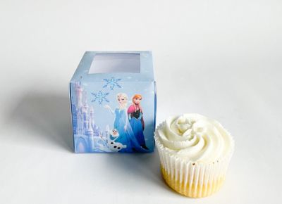Cupcake Box WITH CUPCAKE: Frozen Inspired