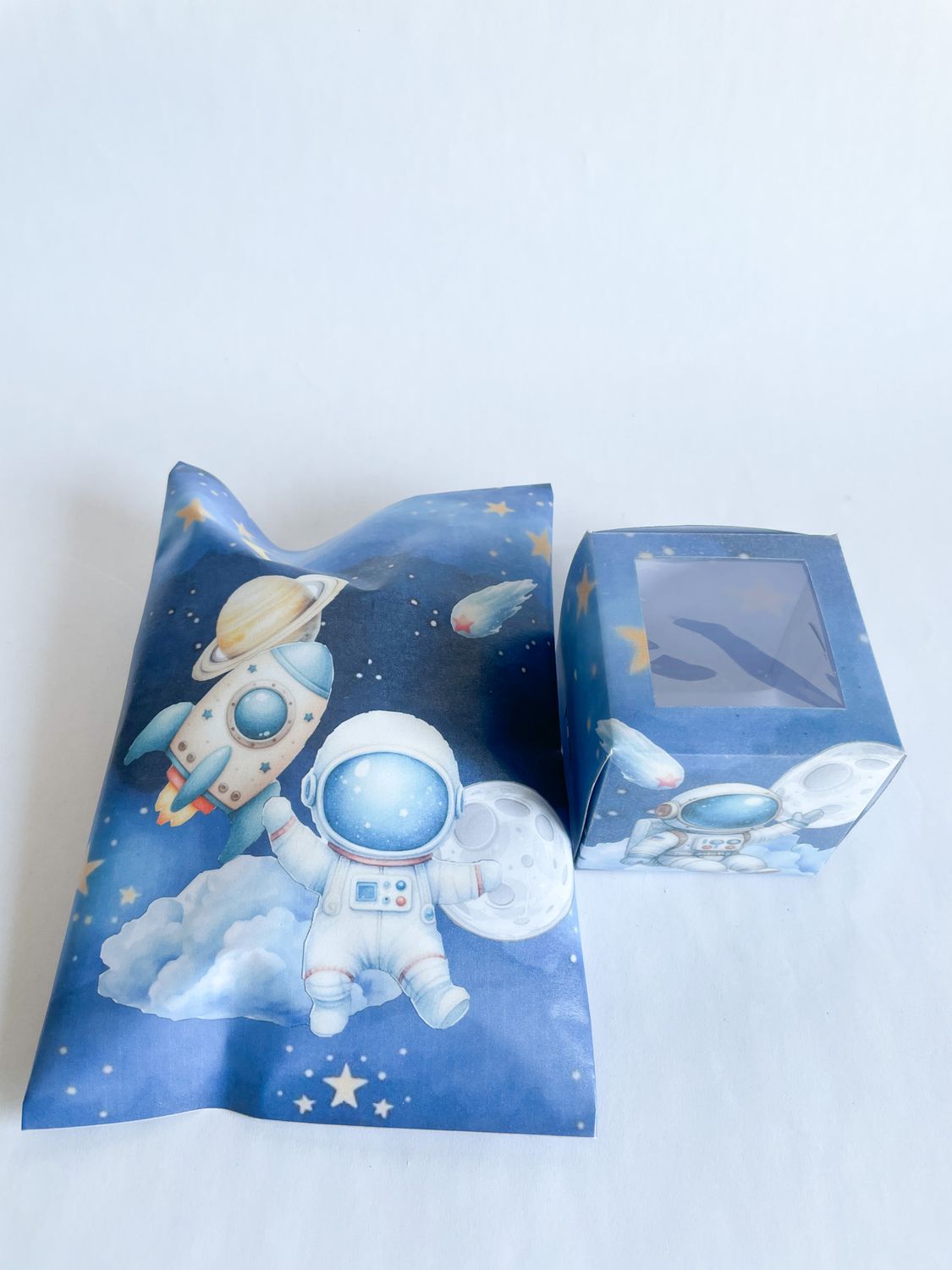 Party Pack Bag WITH matching Cupcake: Galaxy Gaze