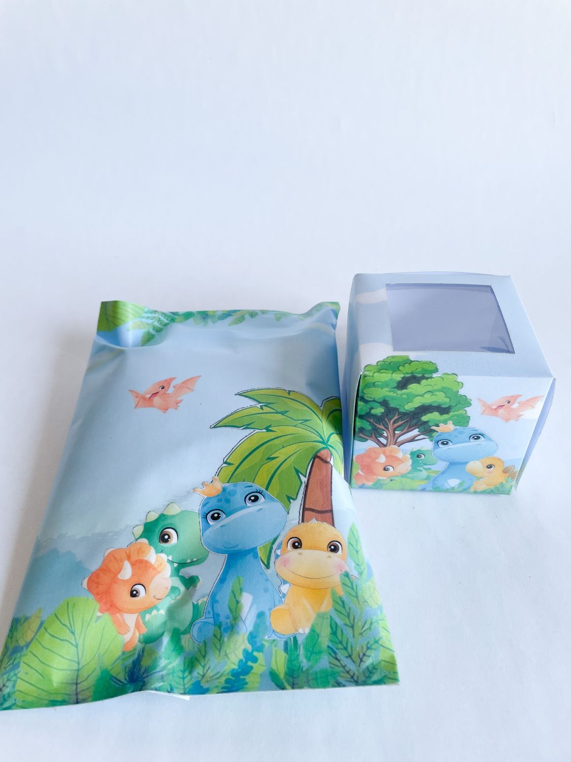 Party Pack Bag WITH matching Cupcake: Dino Time