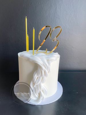 Buttercream Wafer Single tier cake