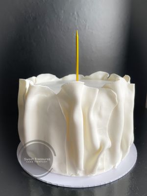 Fondant Drapes Single tier cake