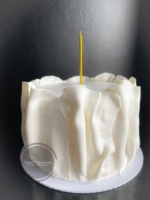 Fondant Drapes Single tier cake
