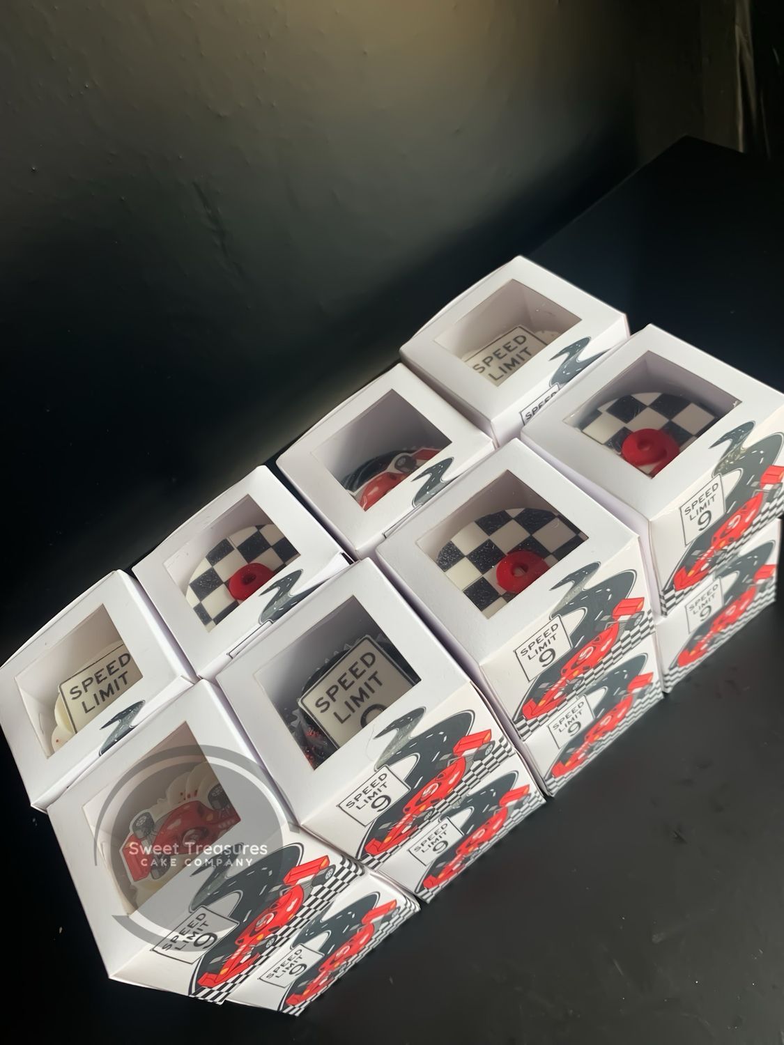 Cupcake Box WITH CUPCAKE: Speedy Racer