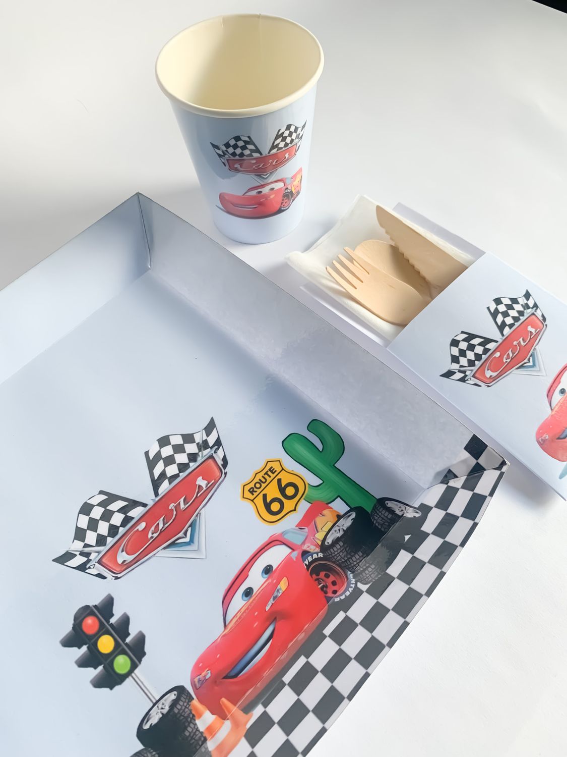 Disposable Tableware: Lightning McQueen Inspired