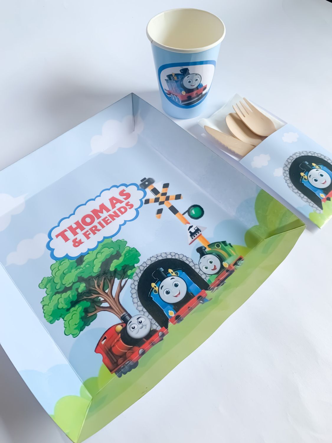 Disposable Tableware: Thomas the Engen Inspired