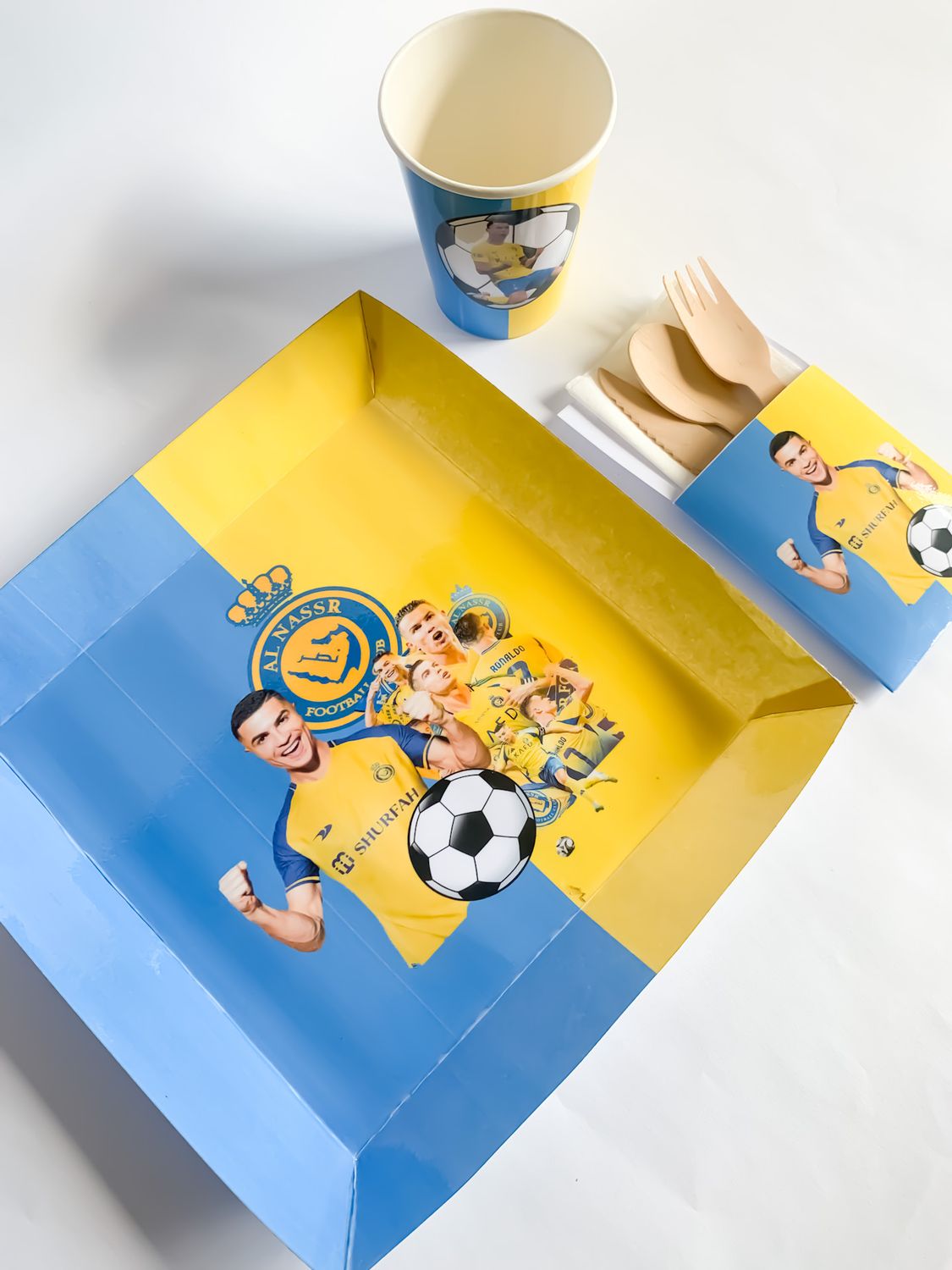 Disposable Tableware: Soccer (Al Nssr) Ronaldo Inspired