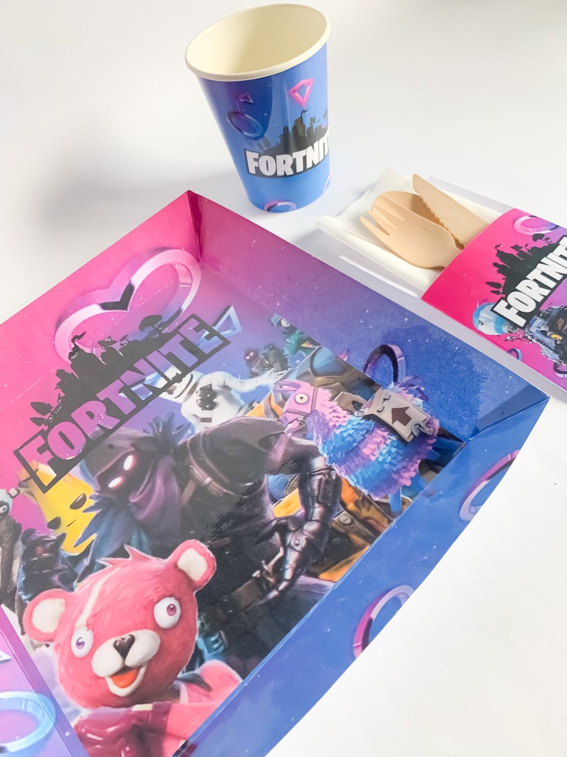 Disposable Tableware: Fortnite Inspired