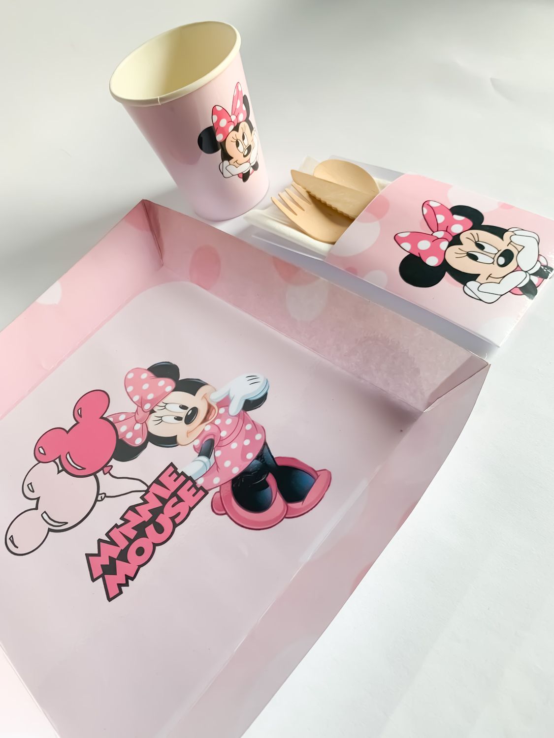 Disposable Tableware: Minnie Mouse Inspired