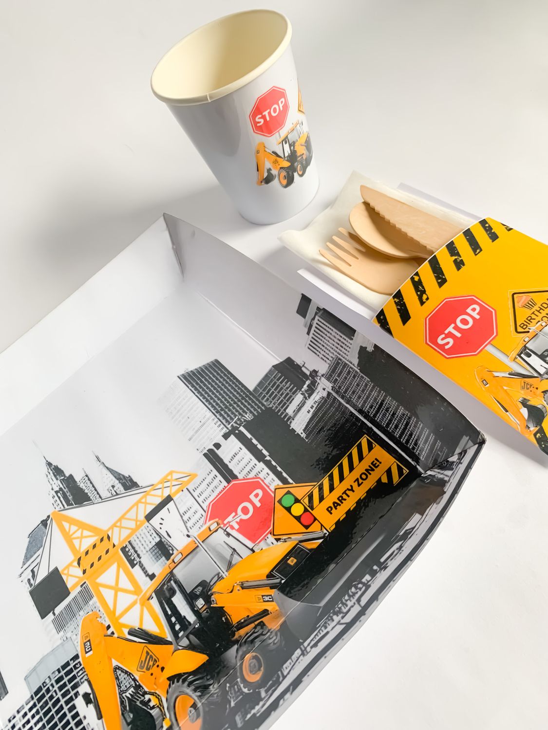 Disposable Tableware: Little Builder