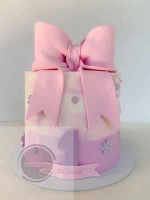 Big Bow Single Tier Cake