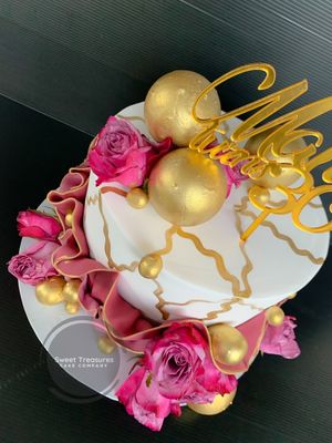 Fondant wrap Single tier cake