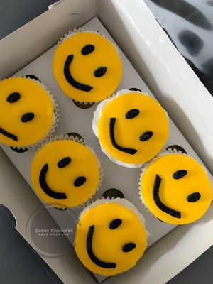Emoji cupcakes