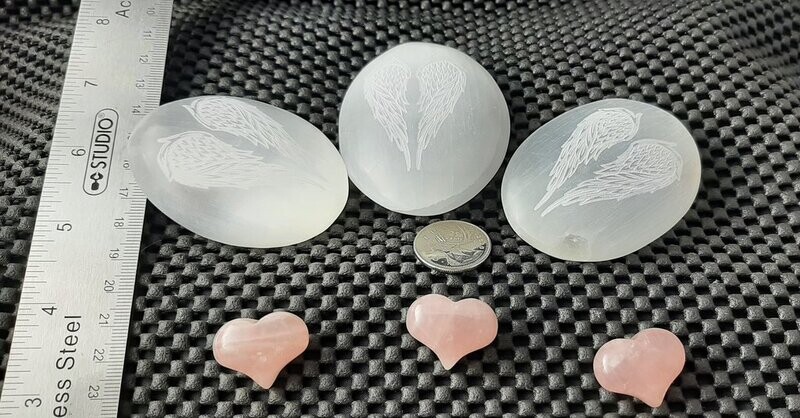Selenite Palm 6cm wing