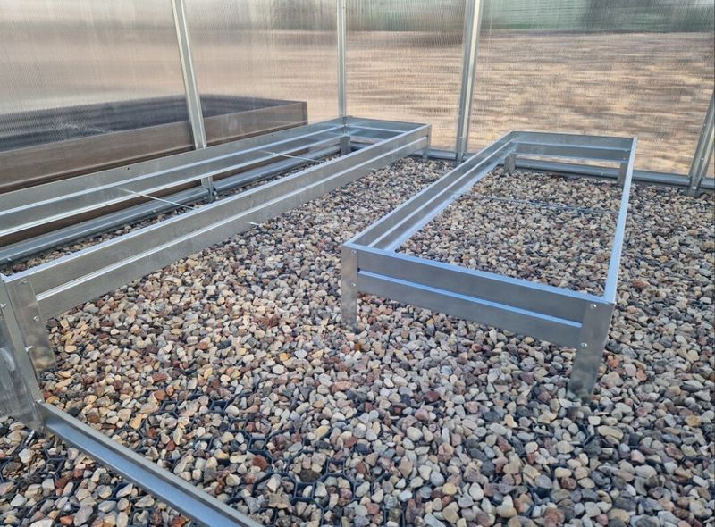 Hochbeet-Set CLASSIC für 2,35 -2,5 m breite und 10m LÄNGE Gewächshäuser