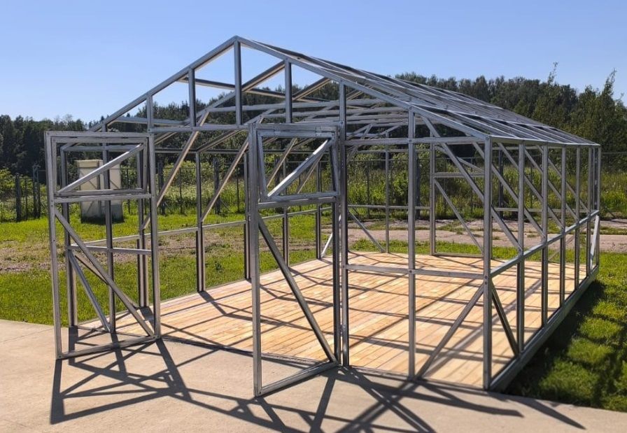 Gewächshaus / Treibhaus / Pflanzenhaus - HAUS VICTORIA DELUXE 4m mit Doppeltür – 6 mm Polycarbonat + 2x Türen + Versand inklusive