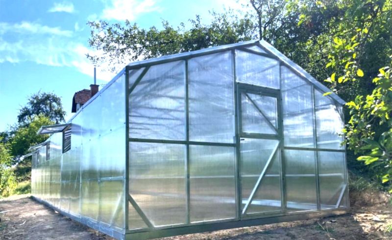 Gewächshaus, Treibhaus, Pflanzenhaus​ -  HAUS VICTORIA DELUXE 4x4m – 6 mm Polycarbonat + Fundament + 2x Türen + Versand inklusive