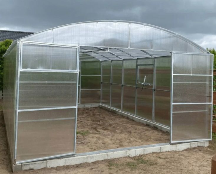 Gewächshaus LARA – Polycarbonat-Gewächshaus, 4 m breit