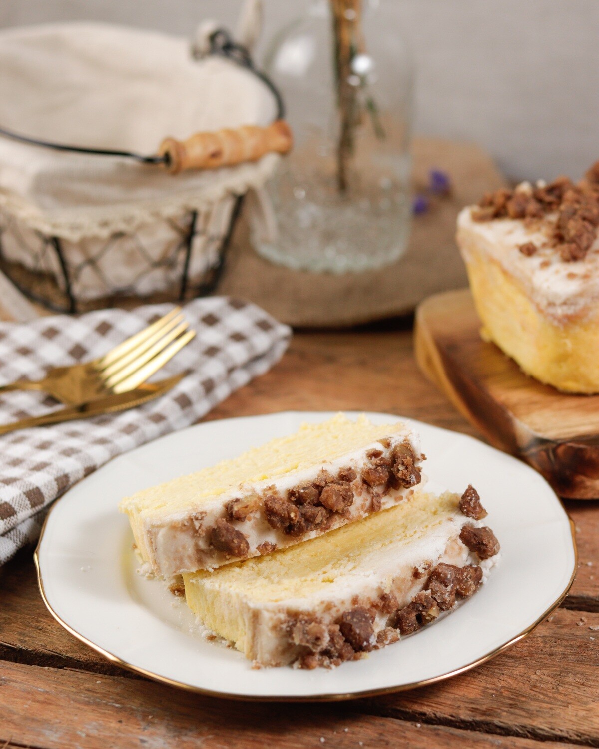 Iced Lemon Pound Cake