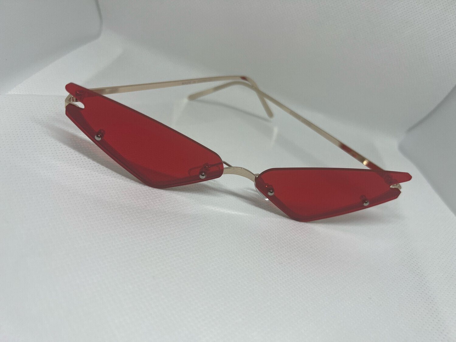 Cateye Shades, Colors: Red